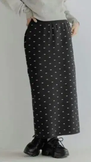 LOWRYS FARM 스폰디쉬 타이트 스커트 내로우 스커트