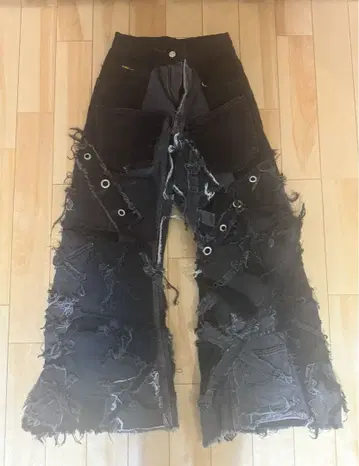 uniz 닮은 리메이크 플레어 팬츠