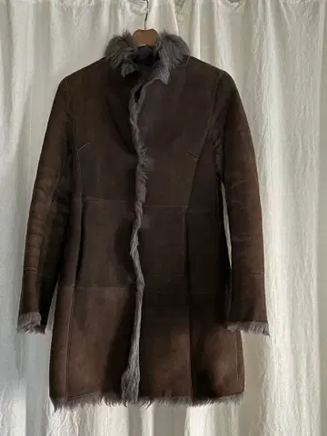 무스탕 하프 코트 퍼 포함 양가죽