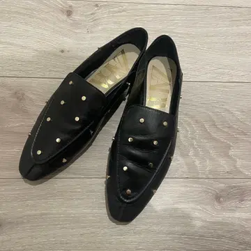 ZARA 골드 스터드 로퍼 천연 가죽 소가죽