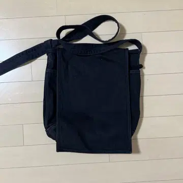 TRAART 블랙 데님 숄더백