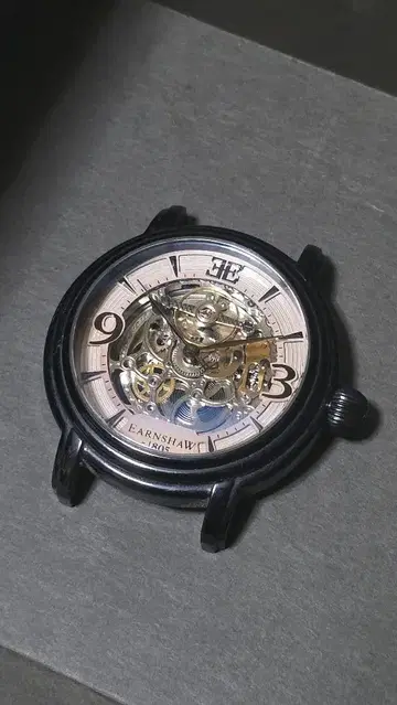 EARNSHAW 자동 시계 블랙