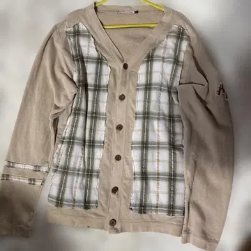 베이지 체크 무늬 가디건 M 사이즈