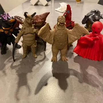 울트라맨 괴수 소프트 비닐 7체 세트 W