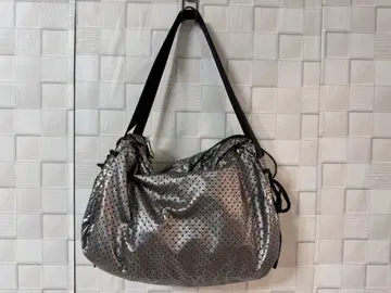 잭 밴딩, 핸드백