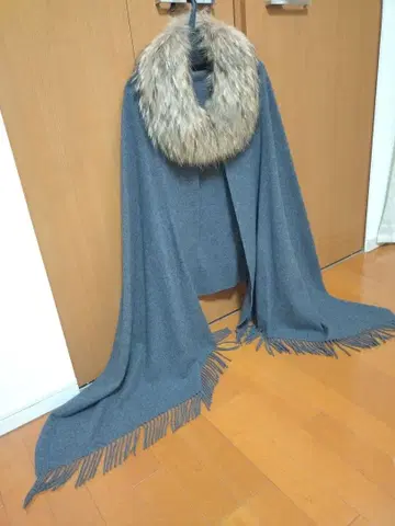 퍼 부착 숄 새상품급 INED 그레이스톨 카라 부착 판초풍 케이프 코트