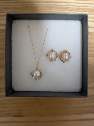 BLOOM 진주 귀걸이와 목걸이 셋업