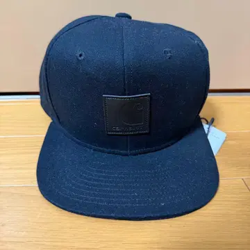 Carhartt 블랙 스냅백 캡