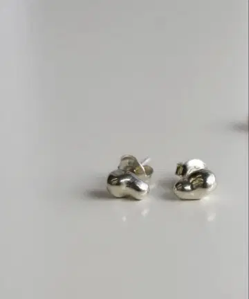 TEN. SILVER925 네이비 마 귀걸이 양쪽 귀