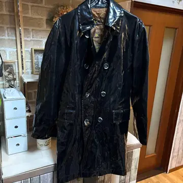 wilder 에나멜 광택 블랙 트렌치코트