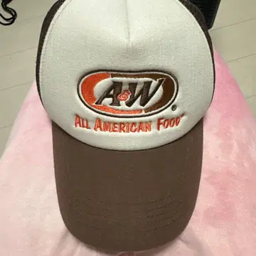 A&W 캡 브라운 화이트