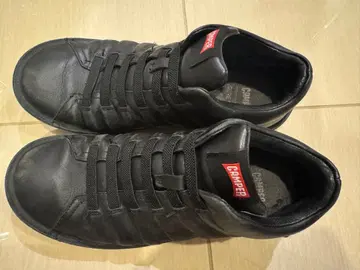 Camper 블랙 스니커즈