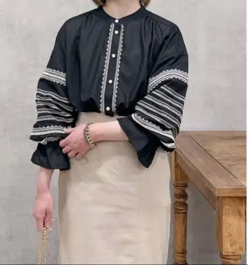 un dix cors 자수 슬리브 튜닉 셔츠 택 포함 새상품