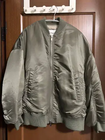 어퍼 하이츠 MA-1 자켓 올리브 그린