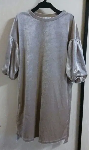 F 사이즈 벌룬 소매 벨로아 상의 원피스