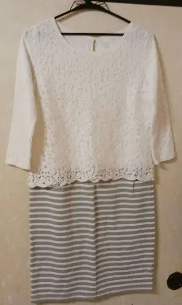 월드 M 사이즈 레이스 상의와 스트라이프 스커트의 원피스