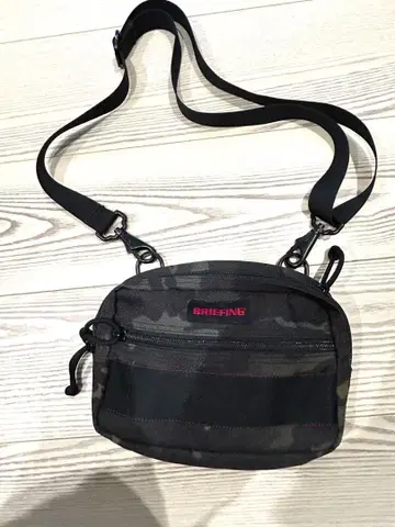 BRIEFING 숄더백 카모플라주 패턴