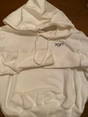 xegirl 화이트 후드 부착 후드티