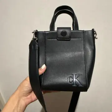 CK 숄더백