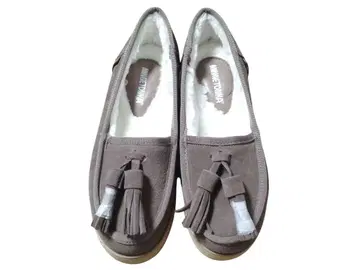 미사용 새상품 MINNETONKA 미네통카 태슬 슬립온 스웨이드