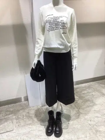 새상품 DUAL VIEW 영문 패턴 니트 블랙 40 사이즈