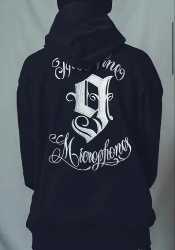 NineMicrophones 나인마이크로폰즈 후드티