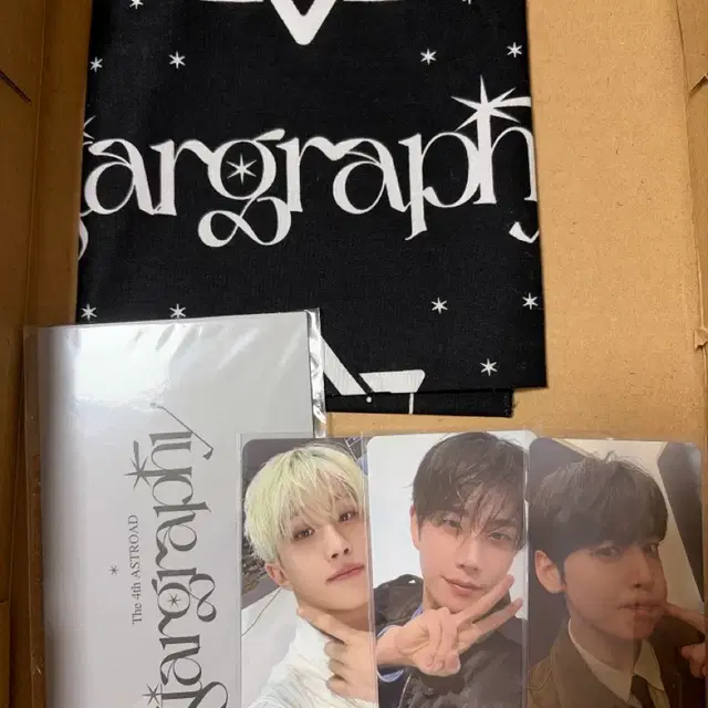 아스트로 스타그래피( 손수건,특전티켓,응원봉포카)