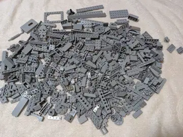 연한 그레이색 LEGO 블록