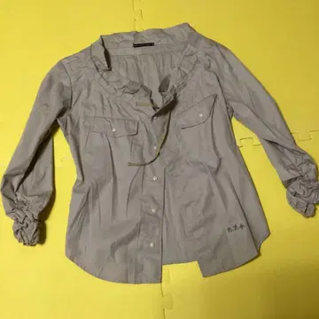 마리떼 프랑소와 저르보 베이지 셔츠