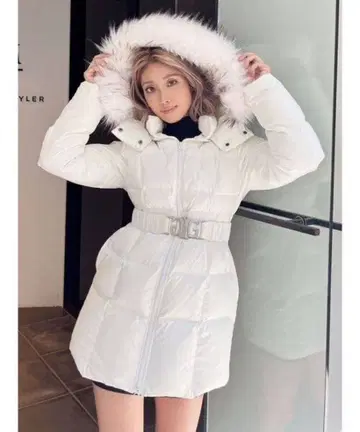 화이트 다운 자켓 퍼 포함 DYDA F 사이즈