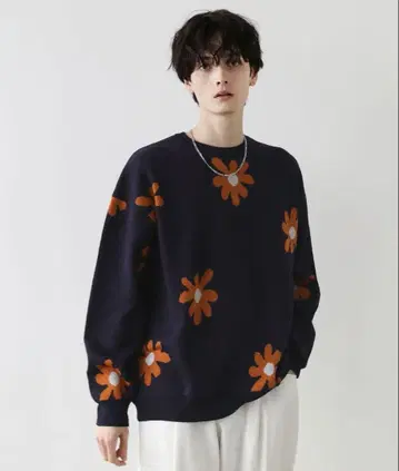 빅 실루엣 플라워 무늬 더블 자카드 크루 니트 M