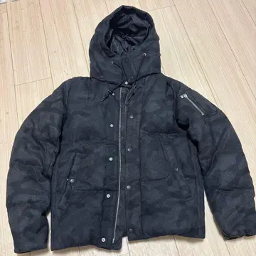 NANO UNIVERSE 블랙 카모 패턴 다운 자켓