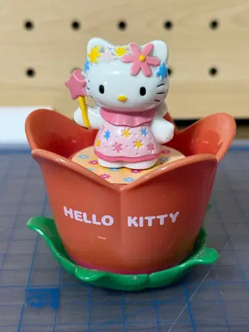 헬로키티 쿠루쿠루 플라워