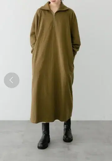 URBAN RESEARCH 쭈리 하프 지퍼 원피스 카키