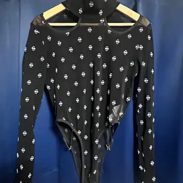 소린 스완 레이크 컷아웃 바디수트 블랙