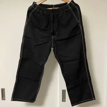 Dainton 블랙 스티치 와이드 팬츠