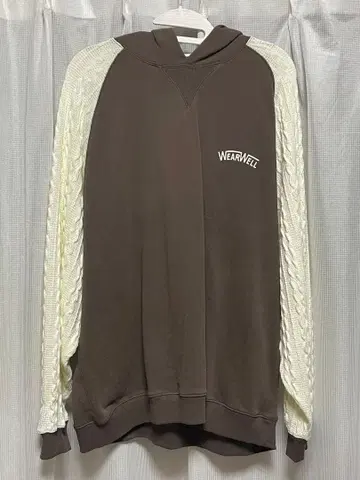 Discoat 이소재 절개 맨투맨