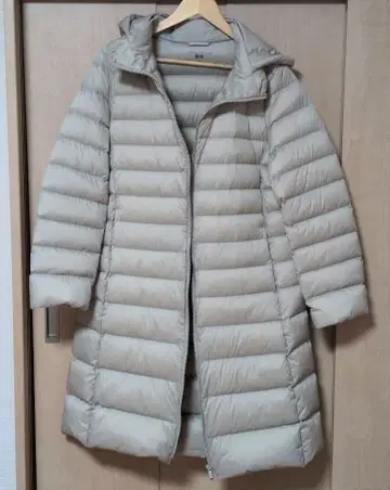 유니클로 울트라 라이트 다운 롱 코트 베이지 XL