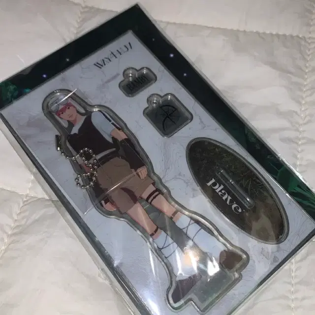 플레이브 w4l 밤비 아크릴 스탠드 미개봉