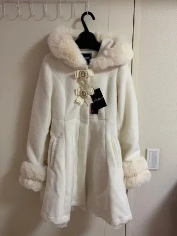 MARS 비쥬 리본 롱 코트 화이트