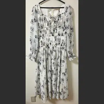 안미르 허리 셔링 플라워 OP BK