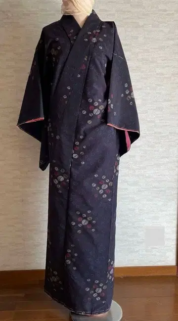 AVW377 다크 네이비 직조 꽃무늬, 둥근 무늬, 코몬 기모노