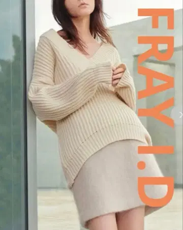 택 포함 미사용 새상품 프레이아이디 V넥 울 벌룬 니트