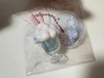 mezzo piano 메조 피아노 산리오 참 시나모롤 시나몬