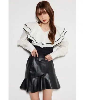 프릴 콤비 컷 상의 rienda