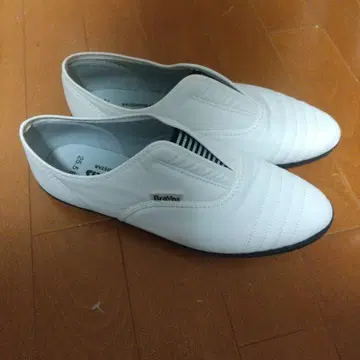 MoonStar Brevas 화이트 25.5 EE