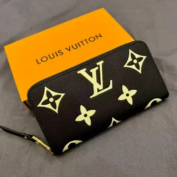 [상자 포함 새상품급] 지퍼 장지갑 블랙