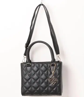 블랙 퀼팅 숄더백