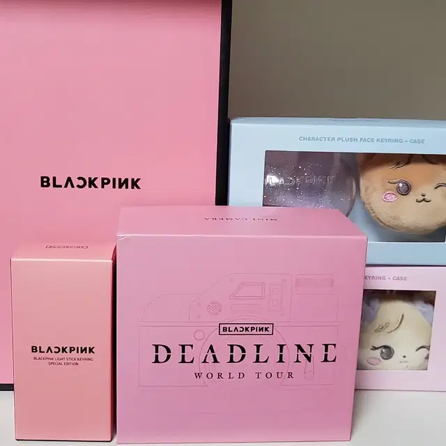 블랙핑크 굿즈 일괄 (응원봉/응원봉 키링/페이스 키링/미니카메라)