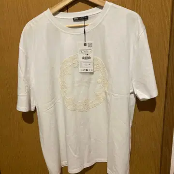 ZARA 자수 화이트 T셔츠 L 사이즈